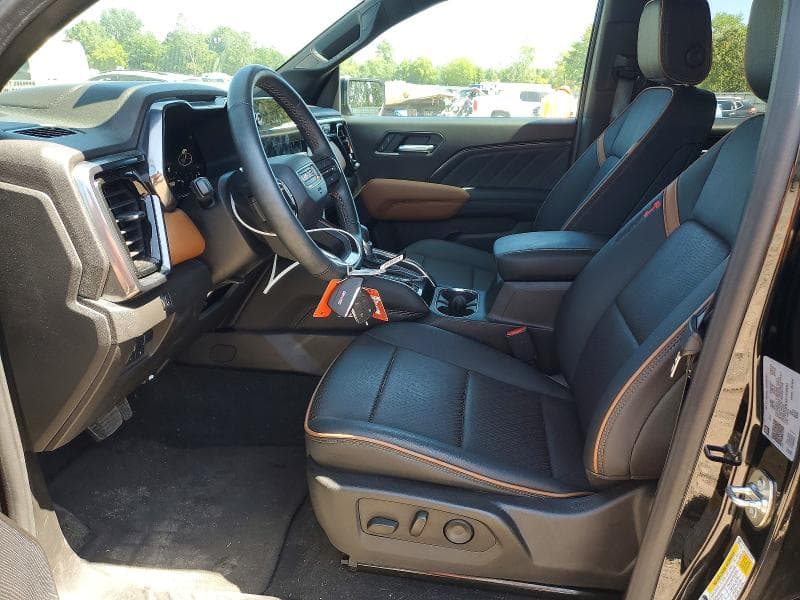 2025 GMC CANYON AT4 7