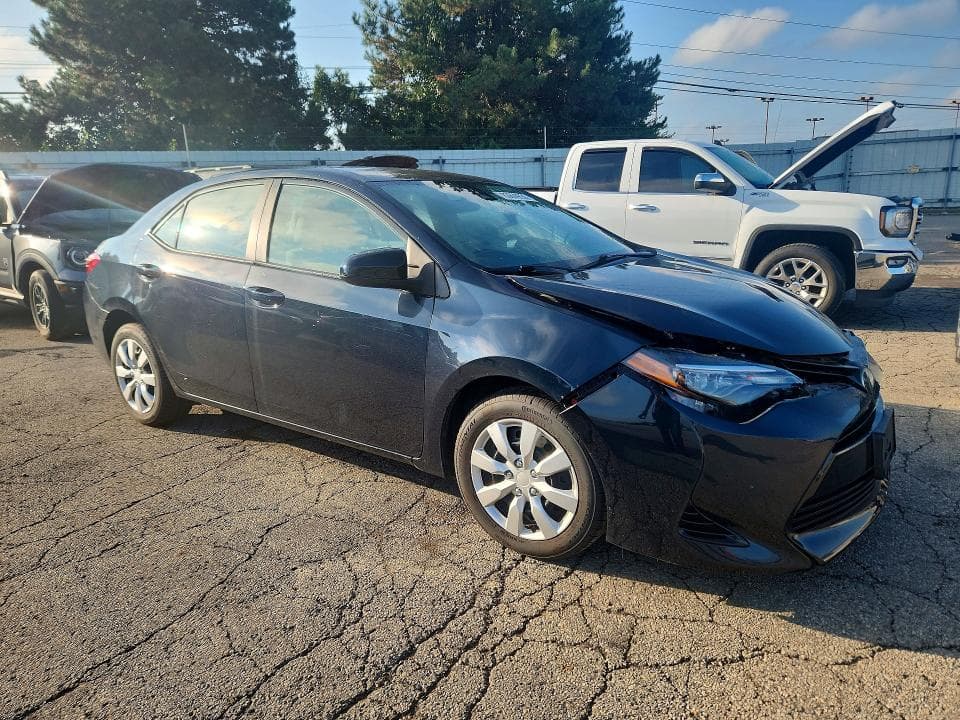2018 TOYOTA COROLLA LE 4