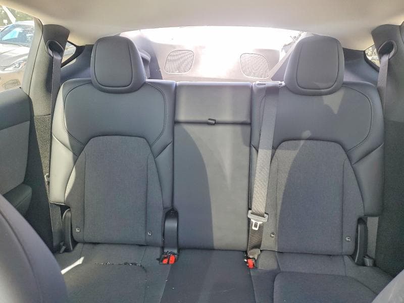 2026 TESLA MODEL  Y 10
