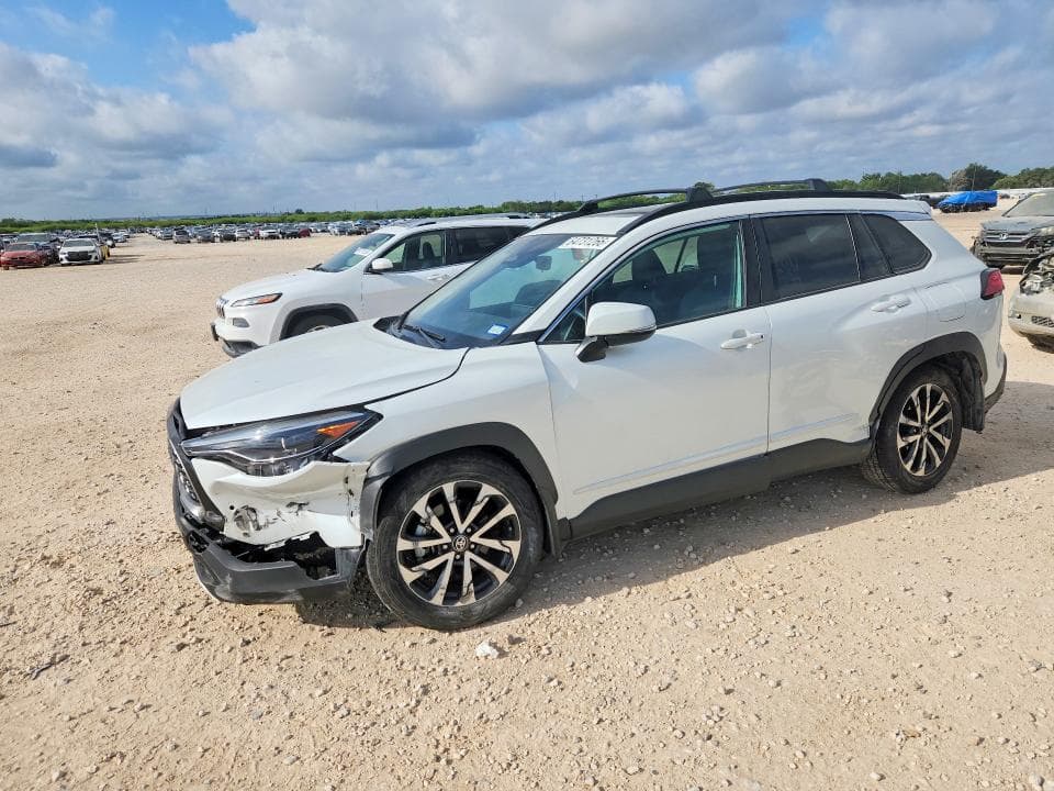 2024 TOYOTA COROLLA CROSS XLE - 1