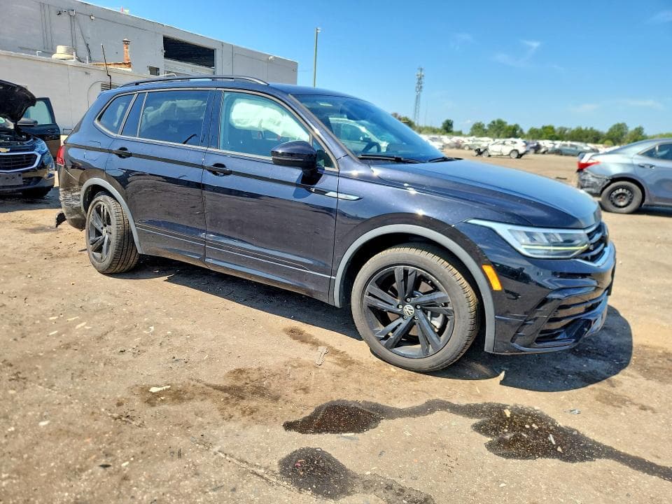 2024 VOLKSWAGEN TIGUAN SE R-LINE BLACK 4