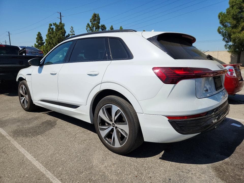 2024 AUDI Q8 E-TRON PREMIUM 2