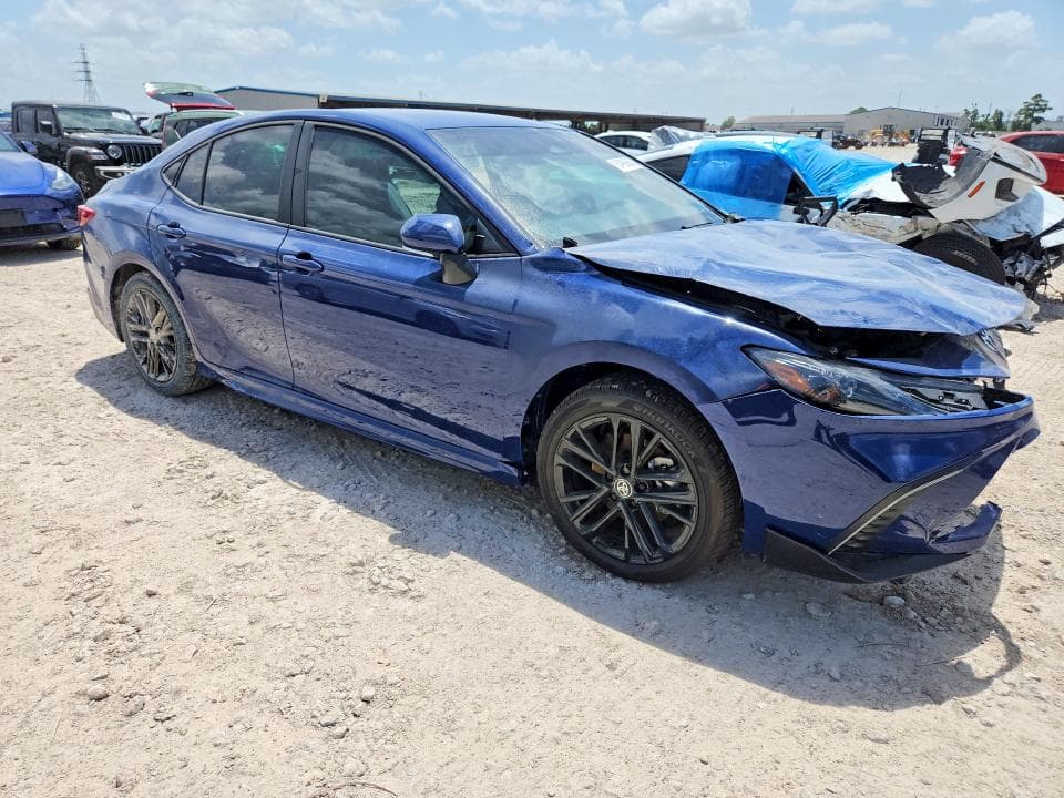 2026 TOYOTA CAMRY SE 4