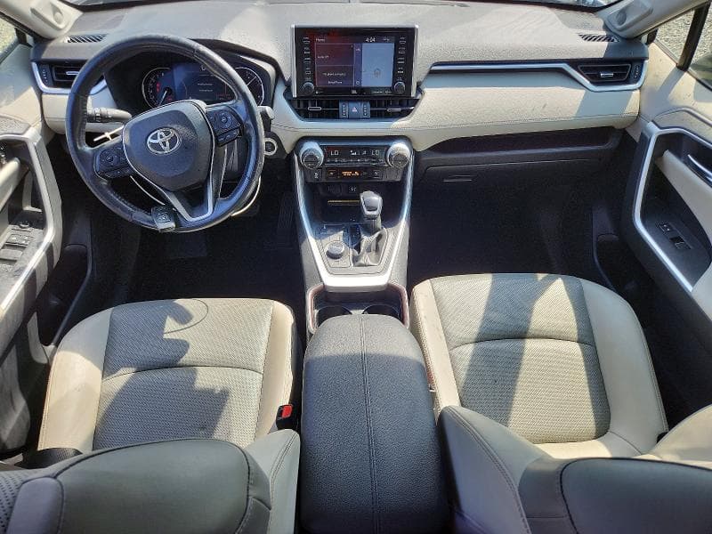 2019 TOYOTA RAV4 LIMITED 8