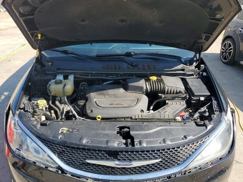 2020 CHRYSLER PACIFICA TOURING L 12