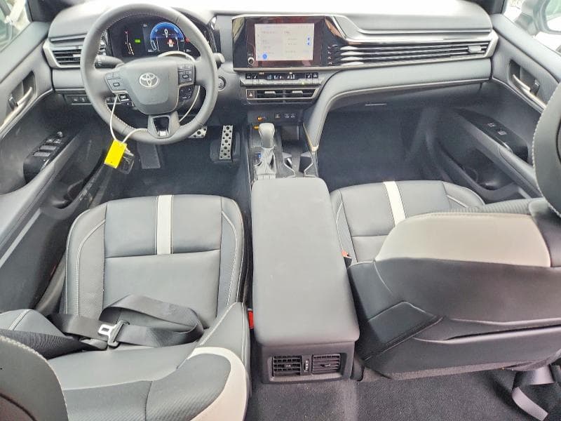 2025 TOYOTA CAMRY SE 8