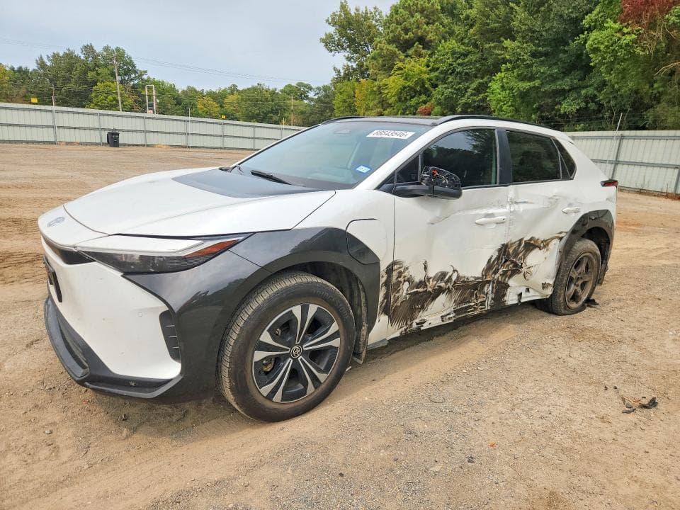 2024 TOYOTA BZ4X XLE