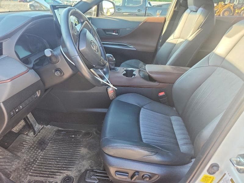 2021 TOYOTA VENZA XLE 7