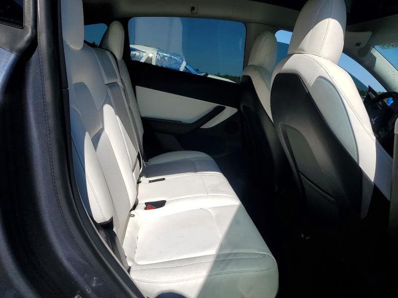 2021 TESLA MODEL Y 10