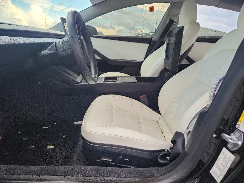 2025 TESLA MODEL 3 7