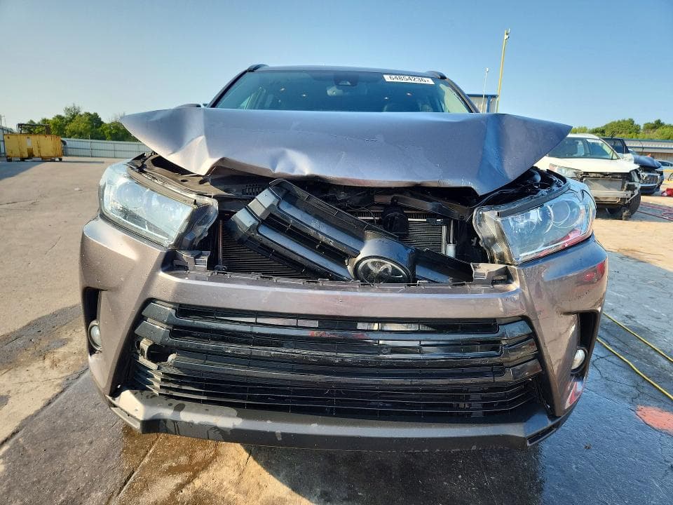 2018 TOYOTA HIGHLANDER SE 5