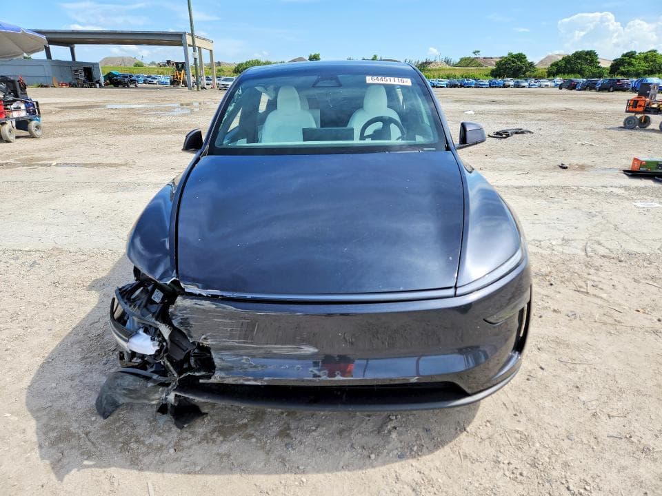 2026 TESLA MODEL Y 5