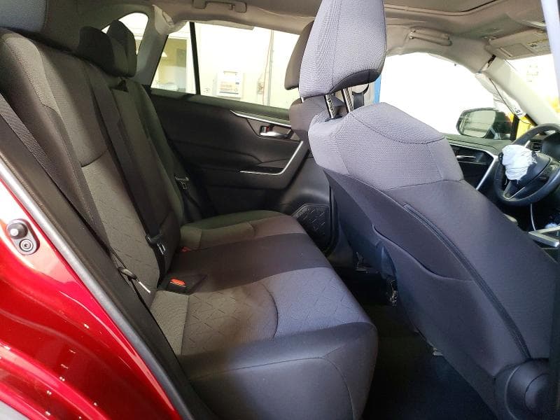 2019 TOYOTA RAV4 XLE 11