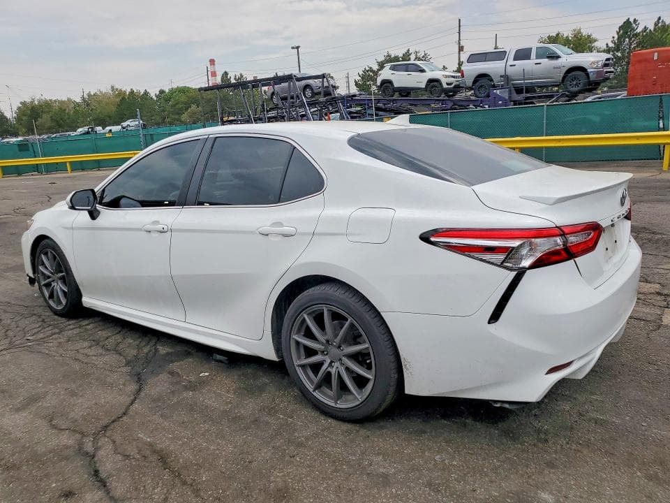 2020 TOYOTA CAMRY SE 2