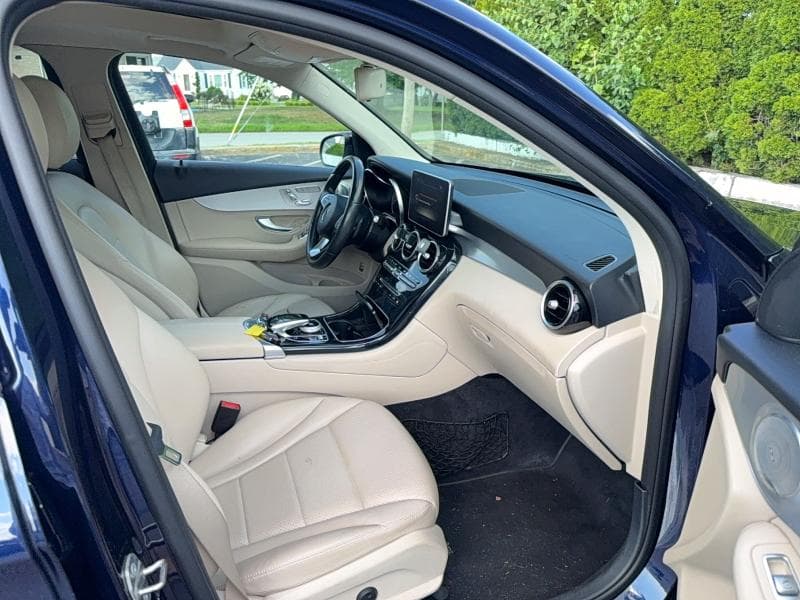 2017 MERCEDES-BENZ GLC 300 4MATIC 5