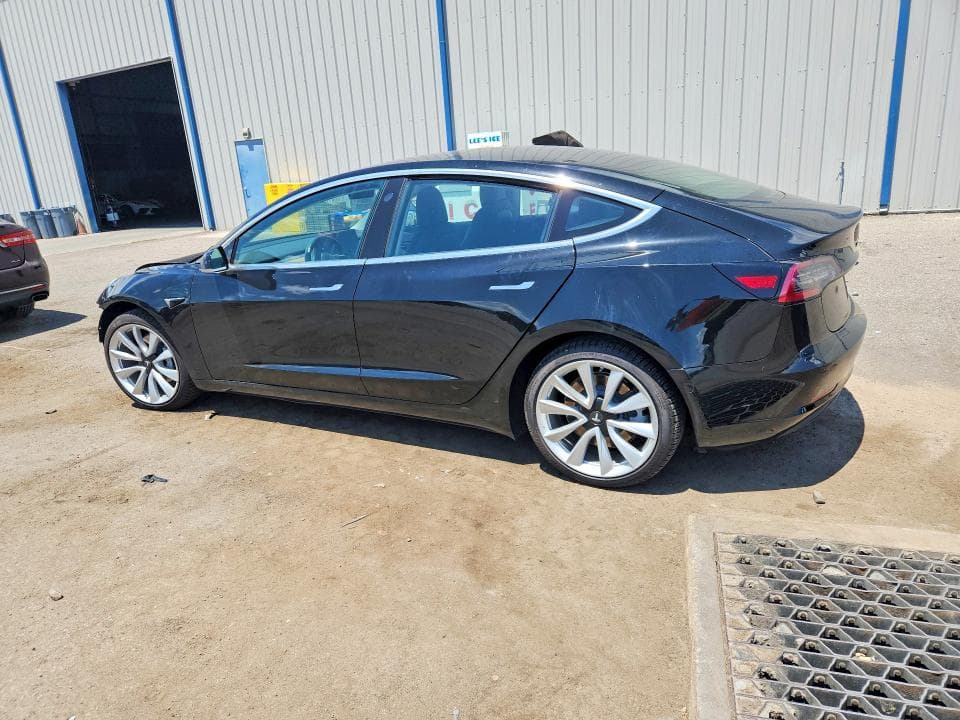 2018 TESLA MODEL 3 2