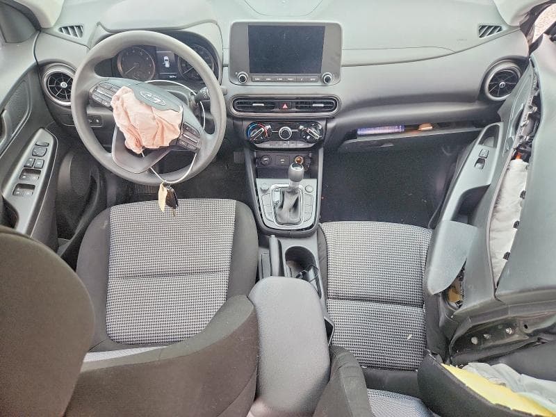 2023 HYUNDAI KONA SE 8