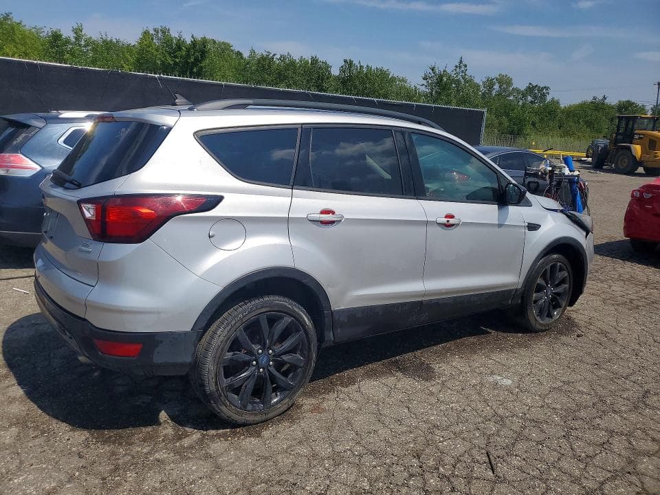 2019 FORD ESCAPE SE 3