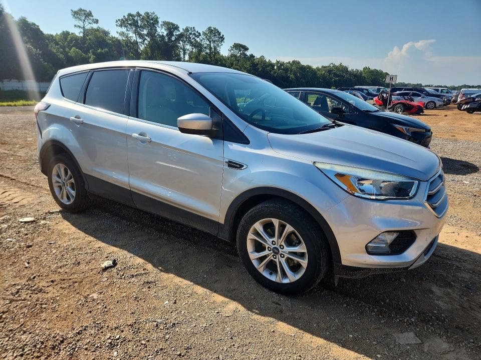 2017 FORD ESCAPE SE 4