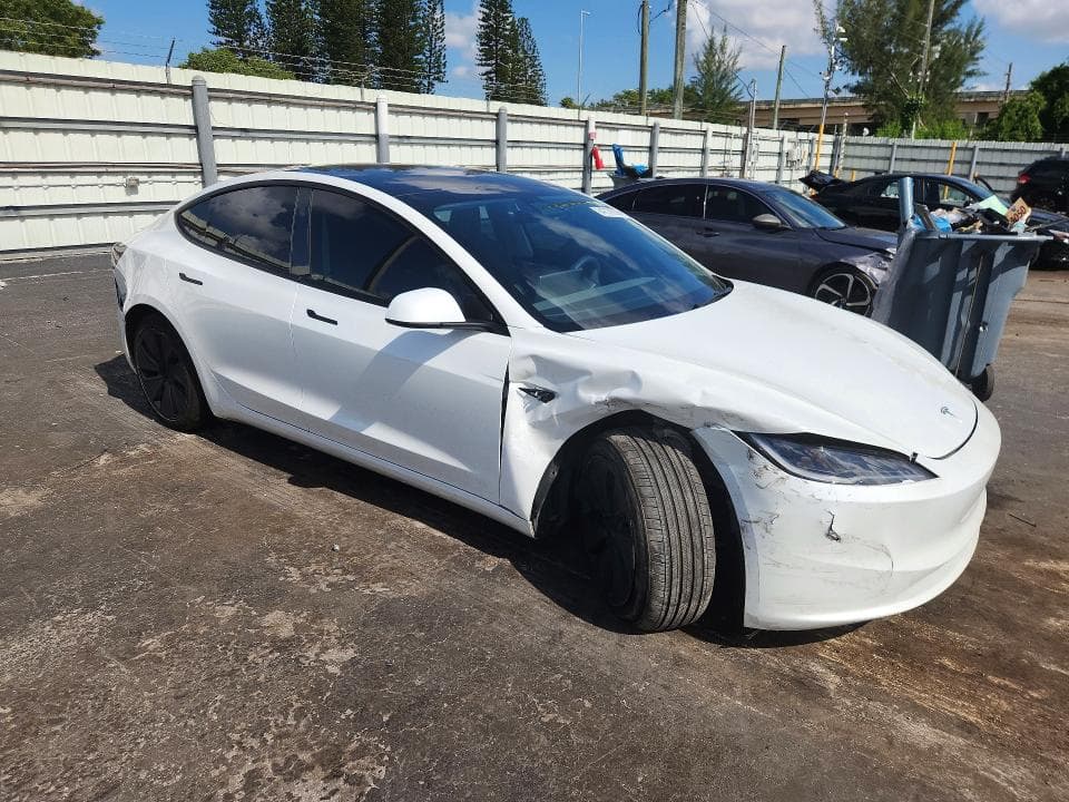 2025 TESLA MODEL 3 4