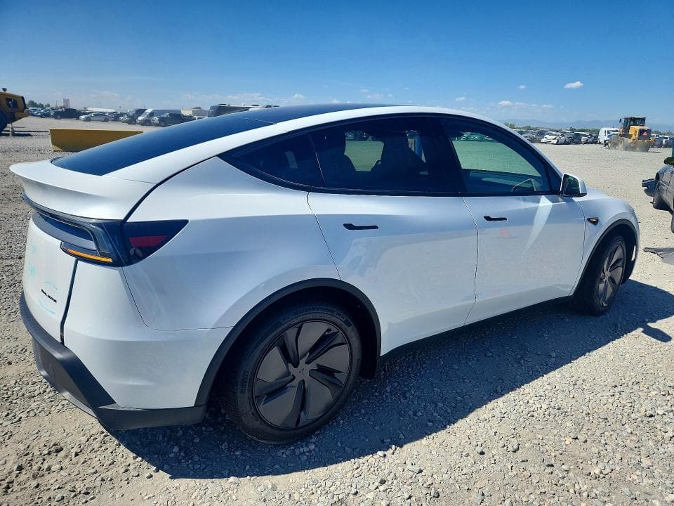 2026 TESLA MODEL Y 3