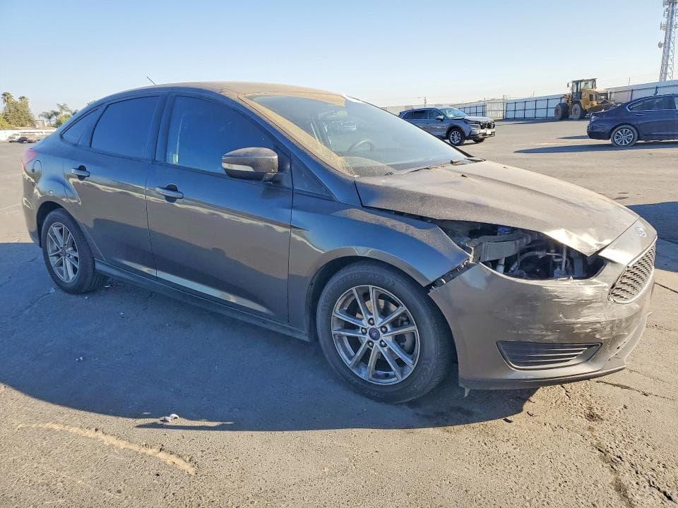 2017 FORD FOCUS SE 4