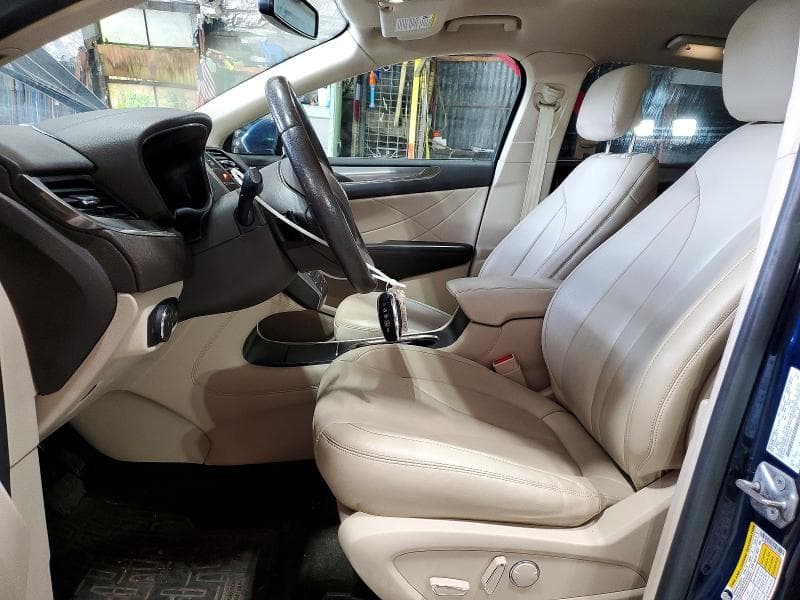 2017 LINCOLN MKC PREMIERE 7