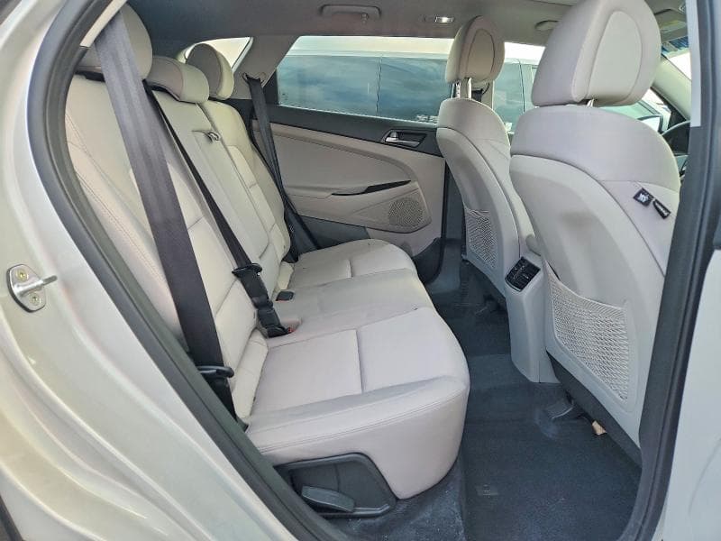 2017 HYUNDAI TUCSON VALUE 11