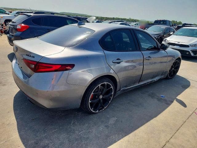 2020 ALFA ROMEO GIULIA 3