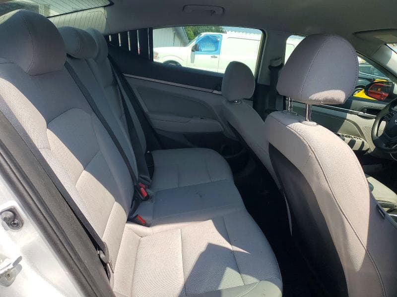 2018 HYUNDAI ELANTRA SEL 10