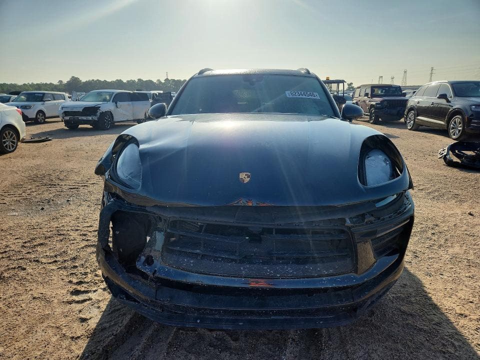 2024 PORSCHE MACAN BASE/T 5