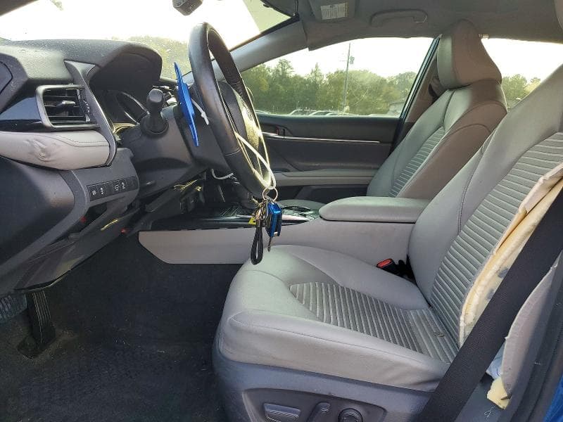 2020 TOYOTA CAMRY SE 7