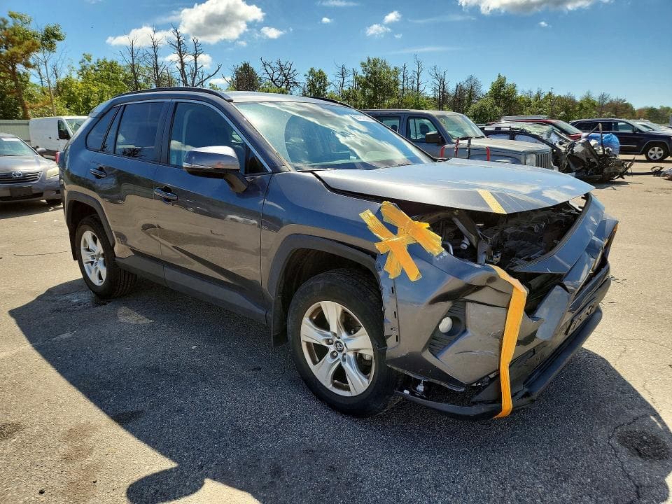 2020 TOYOTA RAV4 XLE 4