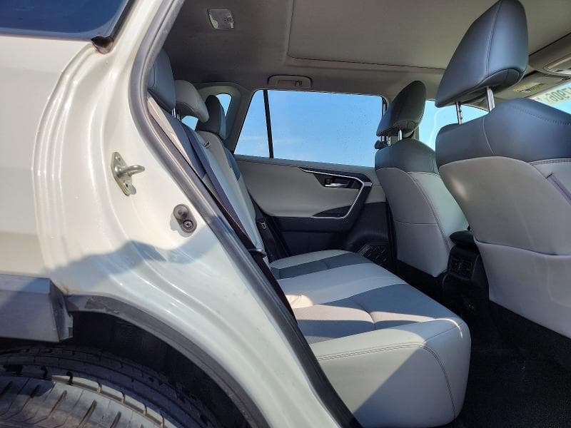 2019 TOYOTA RAV4 LIMITED 11