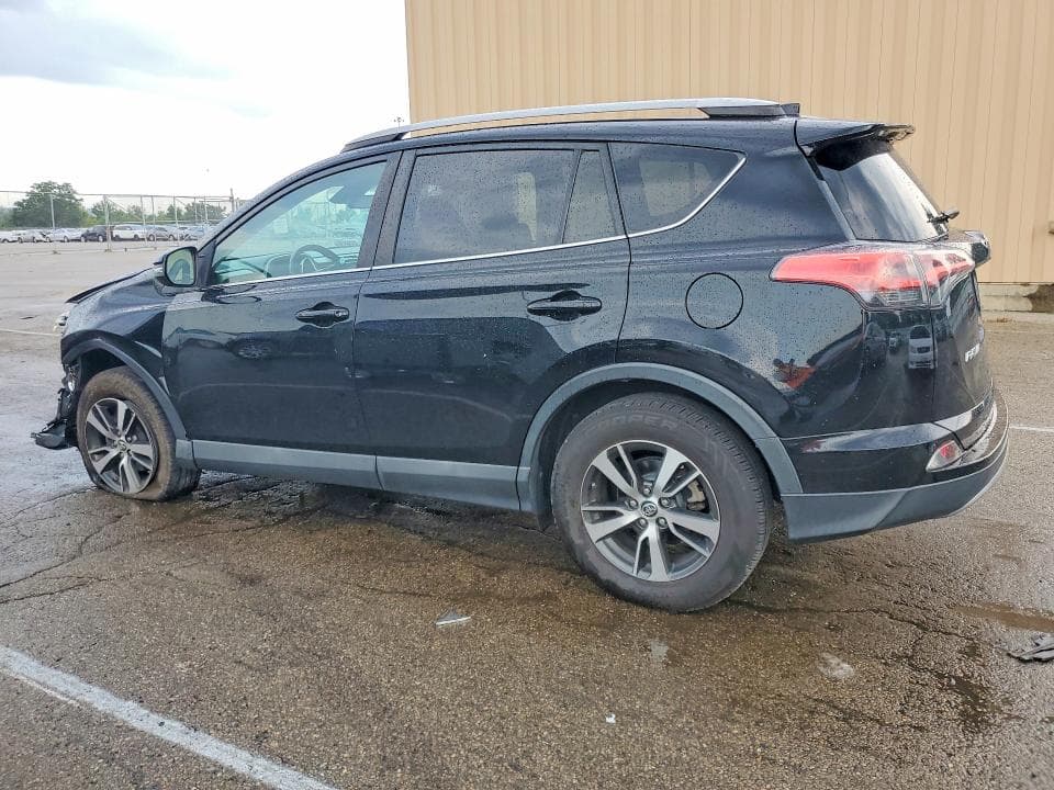 2018 TOYOTA RAV4 XLE 2