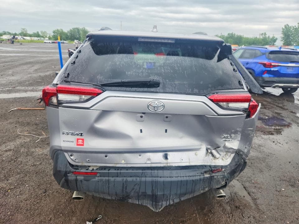 2025 TOYOTA RAV4 XLE 6