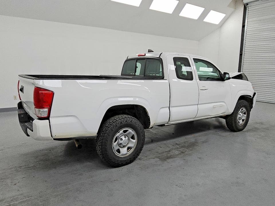 2017 TOYOTA TACOMA SR 3