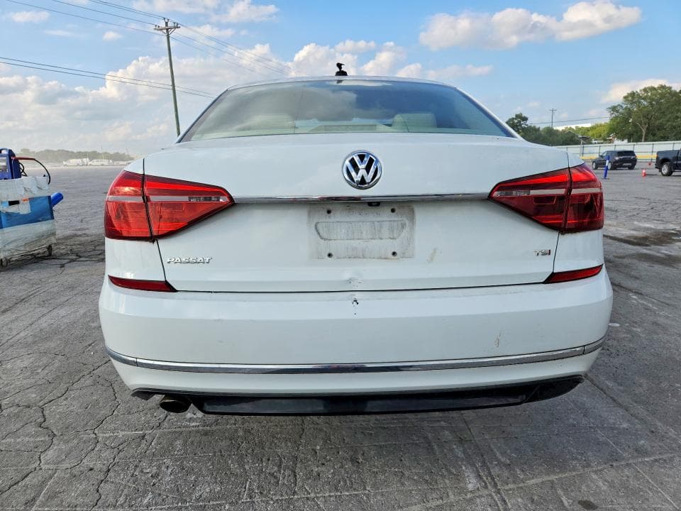 2017 VOLKSWAGEN PASSAT R-LINE 6