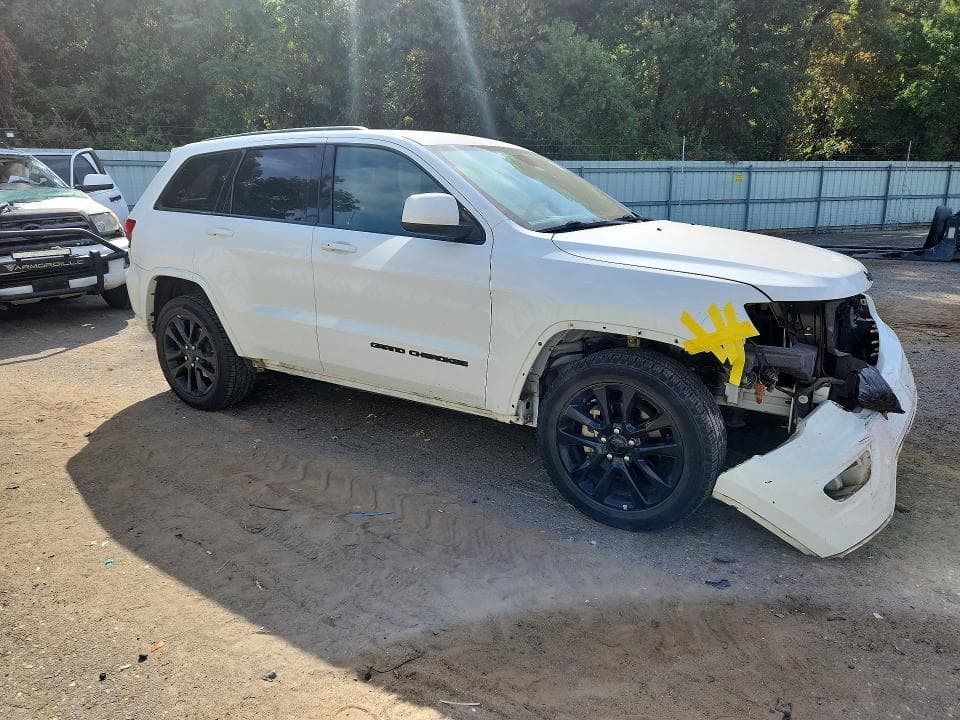 2019 JEEP GRAND CHEROKEE LAREDO 4