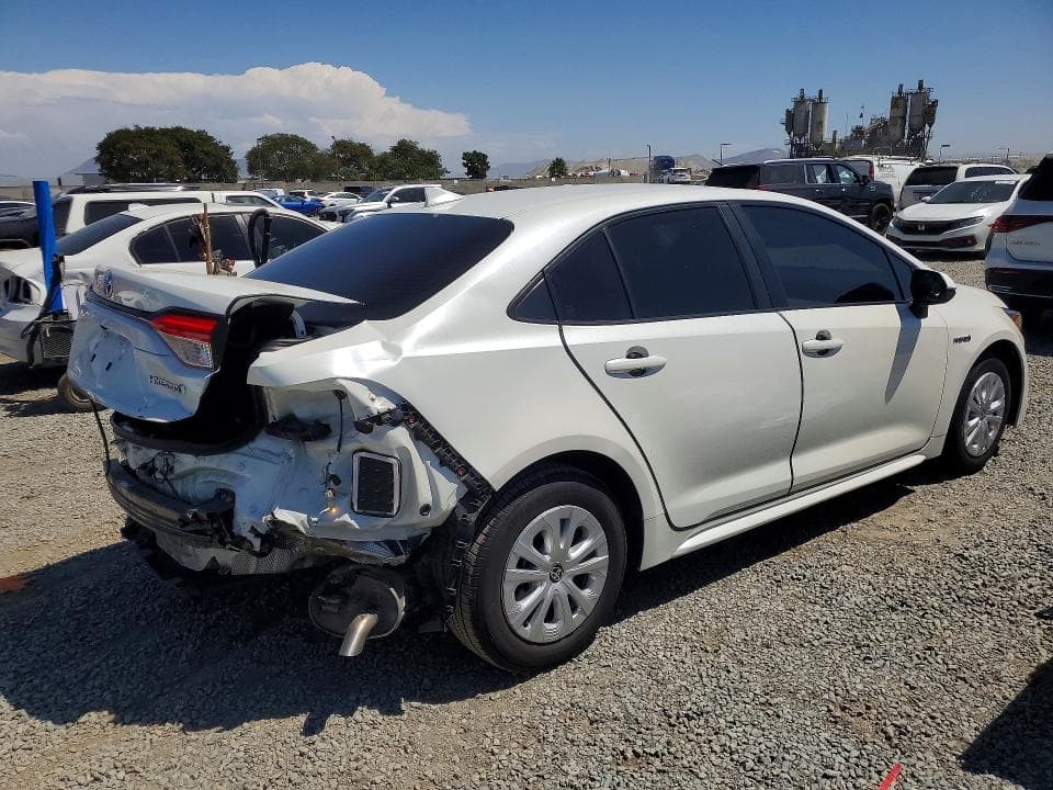 2021 TOYOTA COROLLA LE 3