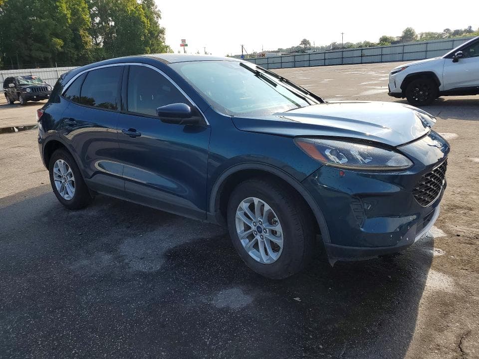 2020 FORD ESCAPE SE 4