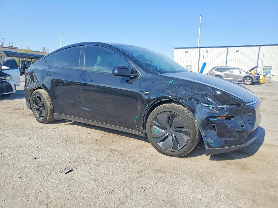 2026 TESLA MODEL Y 4