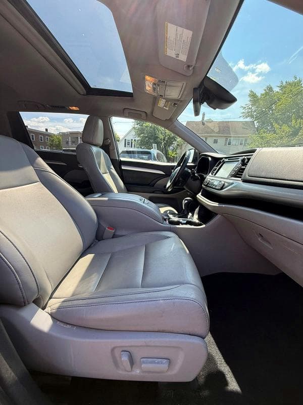 2018 TOYOTA HIGHLANDER HYBRID XLE 9