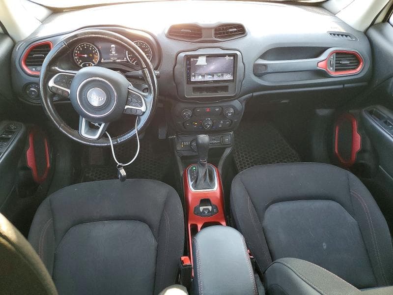 2018 JEEP RENEGADE TRAILHAWK 8
