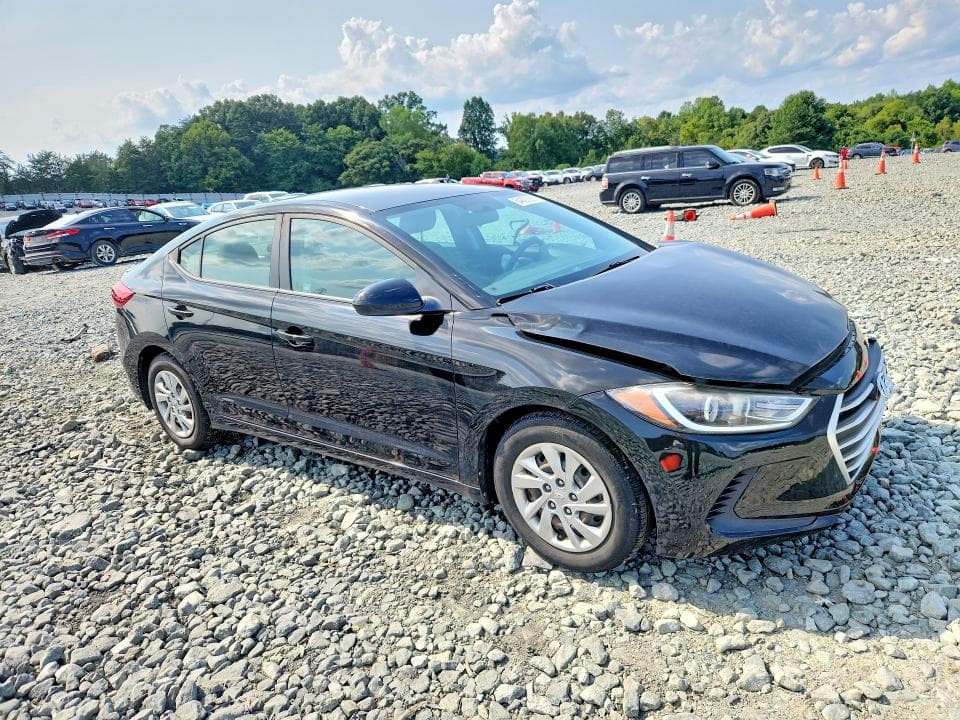 2018 HYUNDAI ELANTRA SE 4