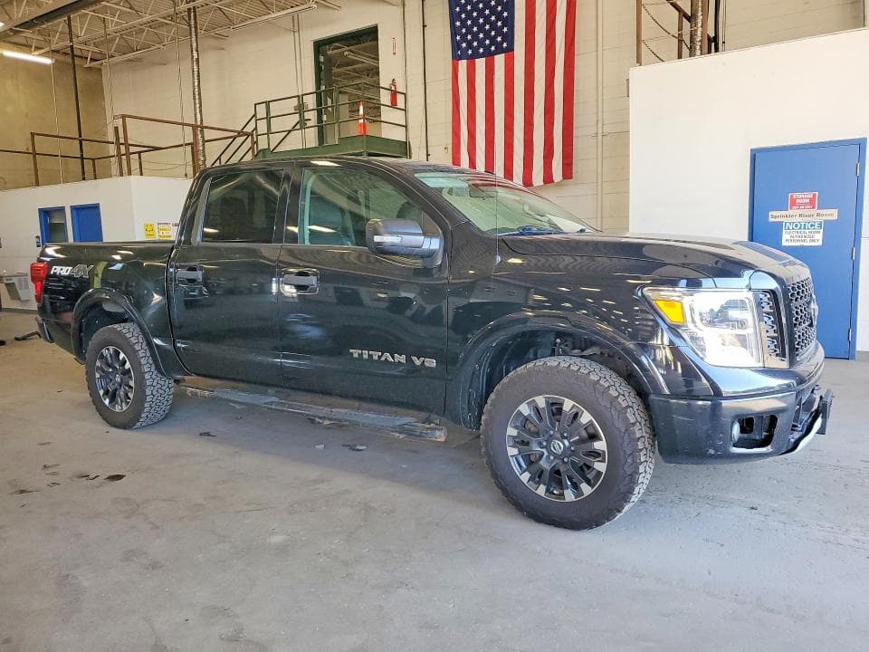 2019 NISSAN TITAN PRO-4X 4