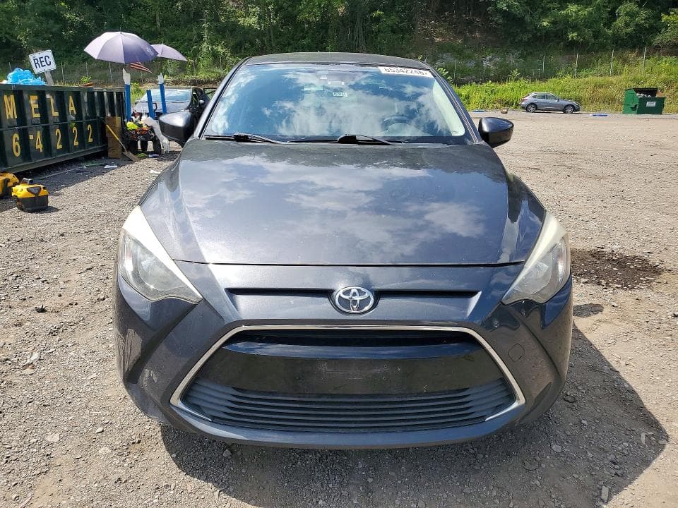 2017 TOYOTA YARIS 5