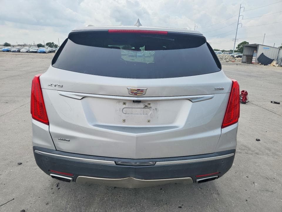 2017 CADILLAC XT5 PLATINUM 6