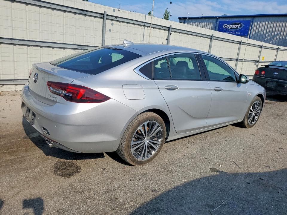 2018 BUICK REGAL ESSENCE 3