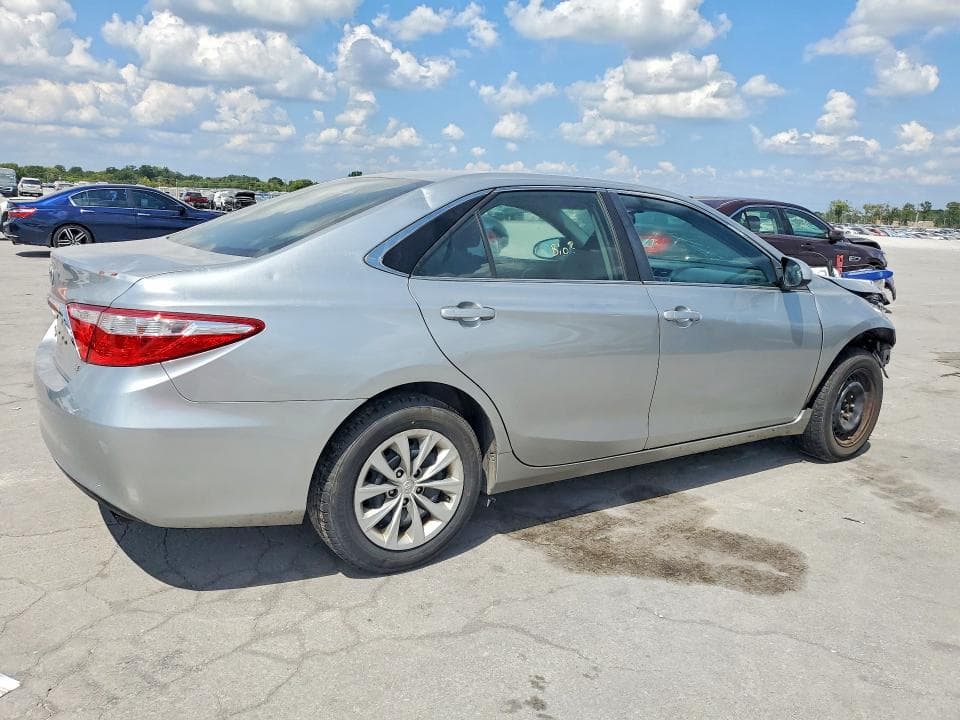 2017 TOYOTA CAMRY LE 3